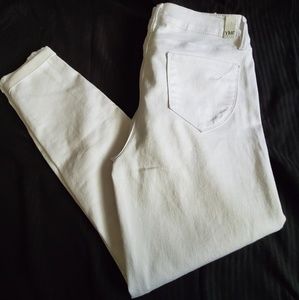 NWT YMI Juniors White Rolled Cuff Ankle Size 11